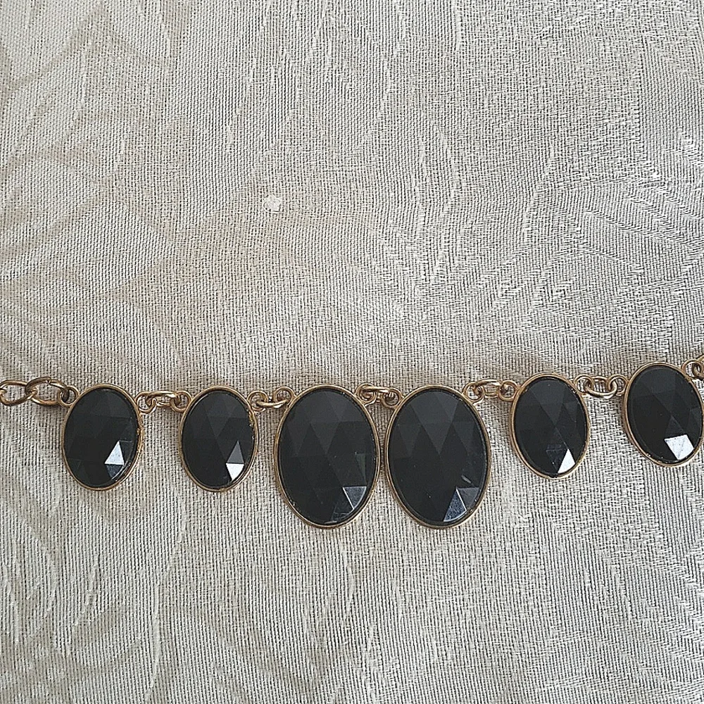Vintage black bead necklace - Picture 6 of 8